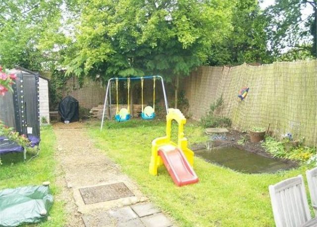  Image of 2 Bedroom Maisonette to rent at Collier Close, West Ewell, Epsom KT19