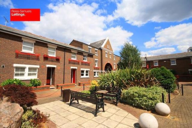  Image of 5 Bedroom Town House to rent at Lockesfield Place, London E14
