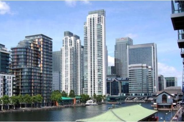  Image of 1 Bedroom Flat to rent at Pan Peninsula Square, London E14