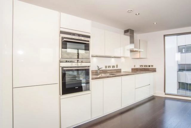  Image of 2 Bedroom Flat to rent at Camden Road, London NW1