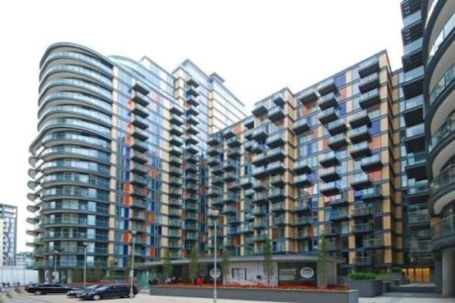  Image of 2 Bedroom Flat to rent at Millharbour, London E14