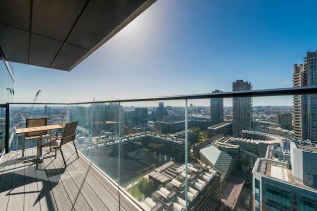  Image of 3 Bedroom Flat to rent at Moor Lane, London EC2Y
