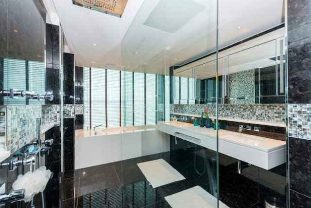  Image of 3 Bedroom Flat to rent at Moor Lane, London EC2Y