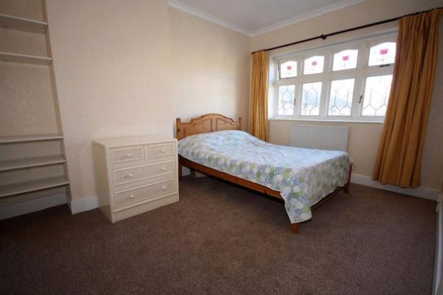  Image of 3 Bedroom Semi-Detached to rent at Parsonage Street, Canary Wharf E14