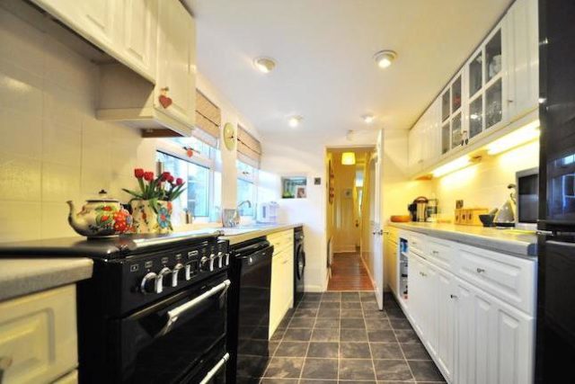  Image of 3 Bedroom Terraced for sale at Green Lane, Chislehurst BR7