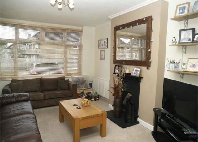  Image of 3 Bedroom Terraced for sale at Eastcroft Road, West Ewell, Epsom KT19