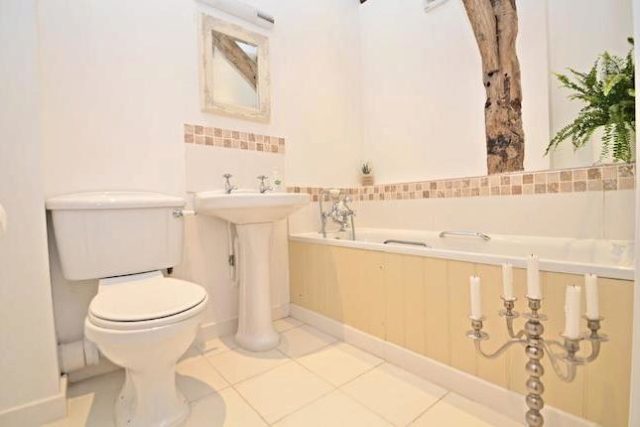  Image of 4 Bedroom Detached for sale at Loxwood Close, Orpington BR5