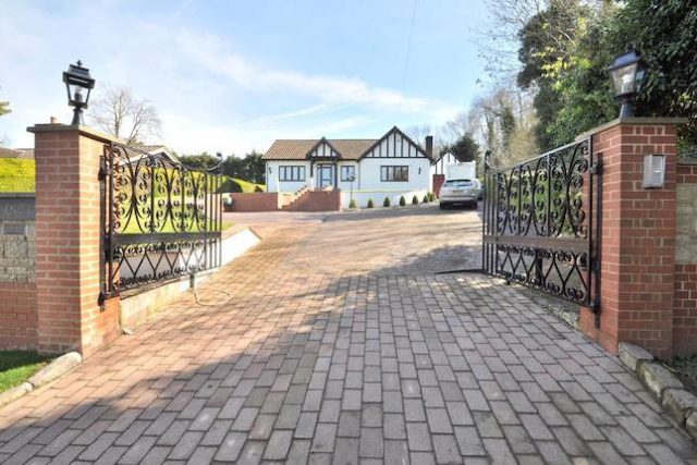  Image of 4 Bedroom Detached for sale at Stonehouse Road, Halstead, Sevenoaks TN14