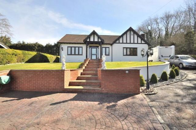  Image of 4 Bedroom Detached for sale at Stonehouse Road, Halstead, Sevenoaks TN14