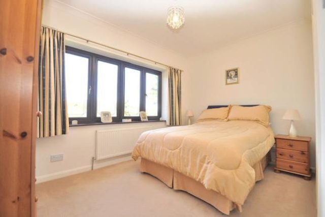  Image of 4 Bedroom Detached for sale at Stonehouse Road, Halstead, Sevenoaks TN14