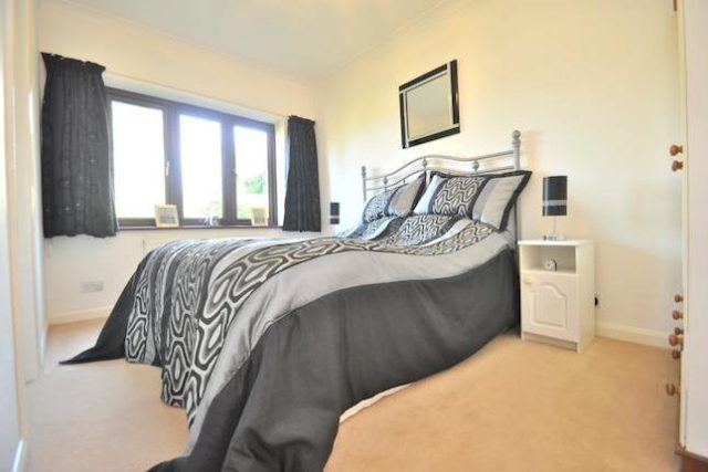  Image of 4 Bedroom Detached for sale at Stonehouse Road, Halstead, Sevenoaks TN14