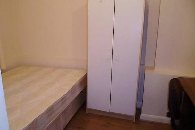  Image of 4 Bedroom Duplex to rent at Cooks Road, Kennington/Oval SE17