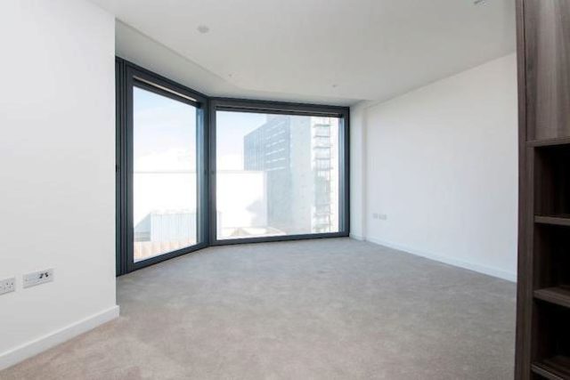  Image of 1 Bedroom Flat to rent at Chronicle Tower, 261 City Road, London EC1V