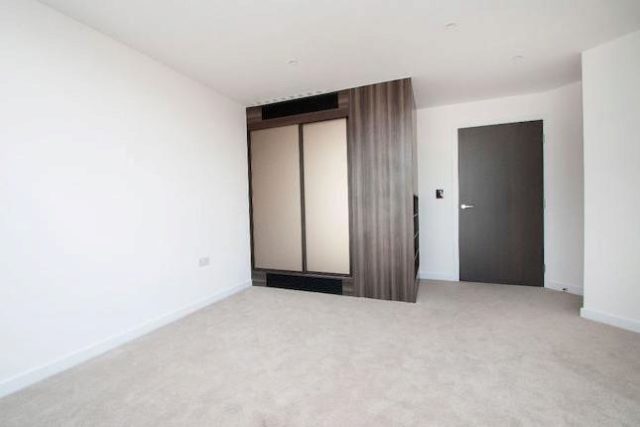 Image of 1 Bedroom Flat to rent at Chronicle Tower, 261 City Road, London EC1V