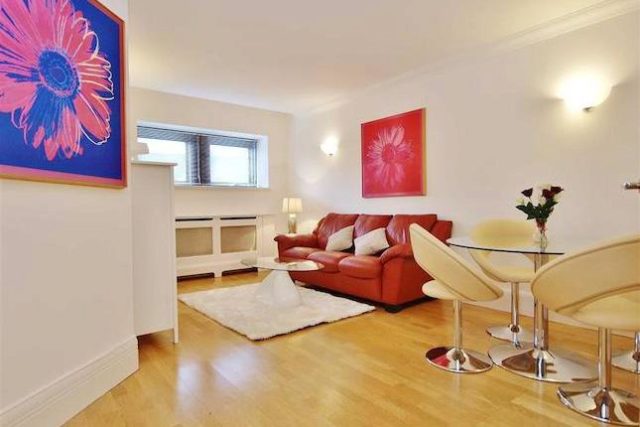  Image of 1 Bedroom Flat to rent at Whitehouse Apartments, South Bank, London SE1