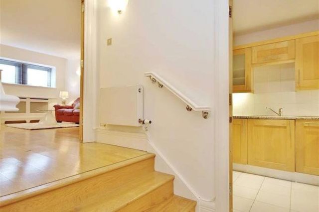  Image of 1 Bedroom Flat to rent at Whitehouse Apartments, South Bank, London SE1