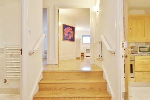  Image of 1 Bedroom Flat to rent at Whitehouse Apartments, South Bank, London SE1