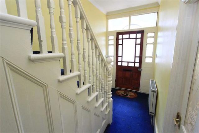  Image of 3 Bedroom Property to rent at Kimberley Avenue, Newbury Park, Essex IG2