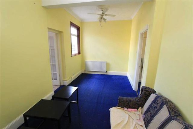  Image of 3 Bedroom Property to rent at Kimberley Avenue, Newbury Park, Essex IG2