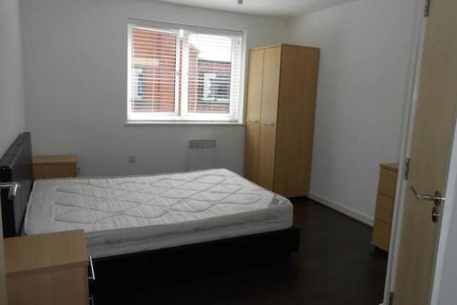  Image of 4 Bedroom Terraced to rent at Manchester Road, Isle Of Dogs E14