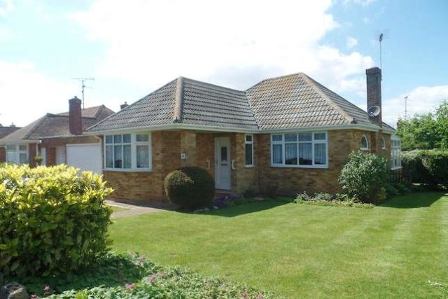  Image of 2 Bedroom Detached Bungalow for sale at Easton Way, Frinton-On-Sea CO13