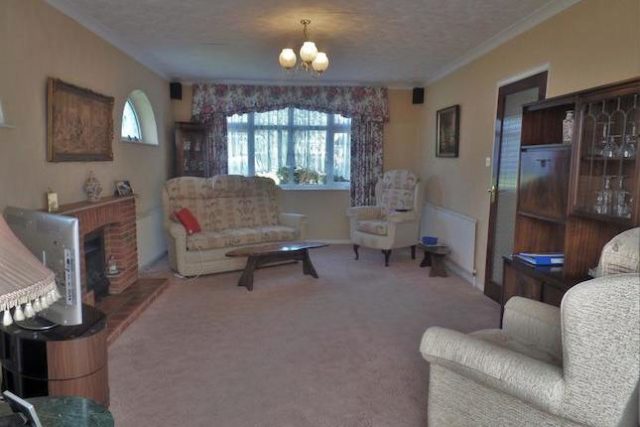  Image of 2 Bedroom Detached Bungalow for sale at Easton Way, Frinton-On-Sea CO13