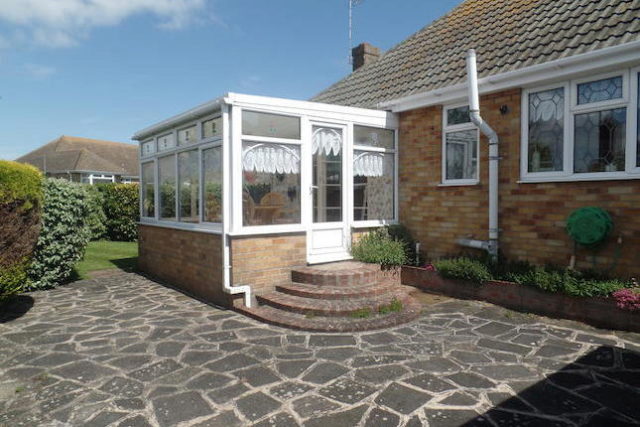  Image of 2 Bedroom Detached Bungalow for sale at Easton Way, Frinton-On-Sea CO13