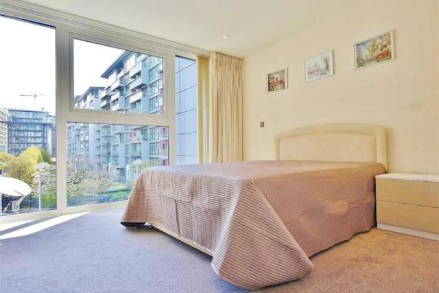  Image of 1 Bedroom Flat for sale at Centurion Building, Chelsea Bridge Wharf, London SW8