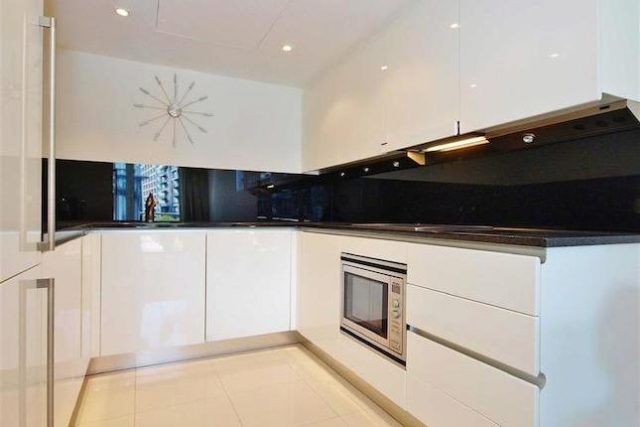  Image of 1 Bedroom Flat for sale at Centurion Building, Chelsea Bridge Wharf, London SW8