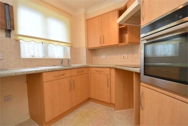  Image of 1 Bedroom Flat for sale at Queen Street, Ramsgate, Kent CT11