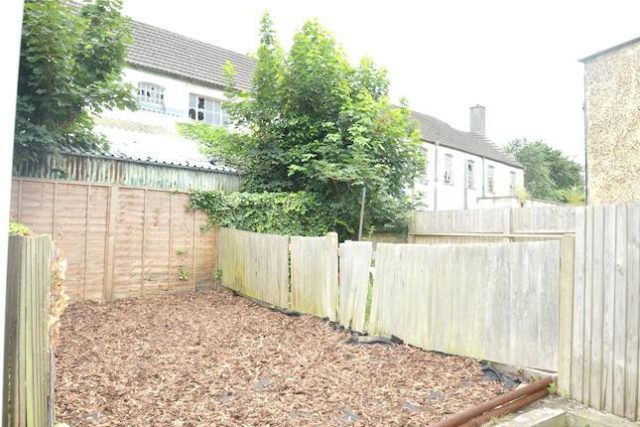  Image of 2 Bedroom Terraced for sale at Oval Road, Addiscombe, Croydon CR0