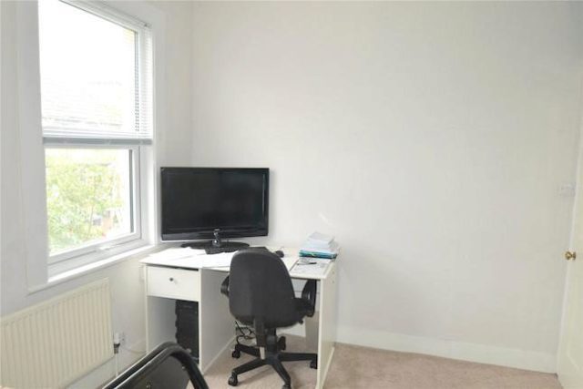  Image of 2 Bedroom Terraced for sale at Oval Road, Addiscombe, Croydon CR0