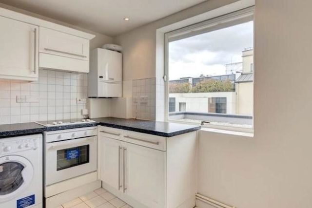  Image of 2 Bedroom Flat to rent at Fulham Road, London SW3
