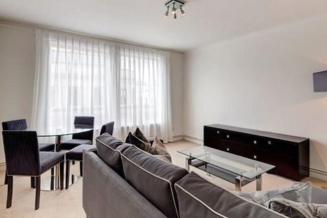  Image of 2 Bedroom Flat to rent at Fulham Road, London SW3