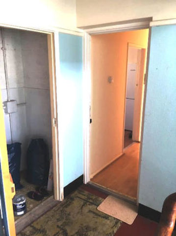  Image of 2 Bedroom Flat to rent at Romford Road, London E12