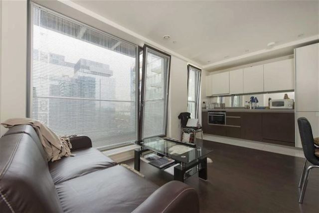 Image of 1 Bedroom Flat to rent at Baltimore Wharf, Canary Wharf, London E14