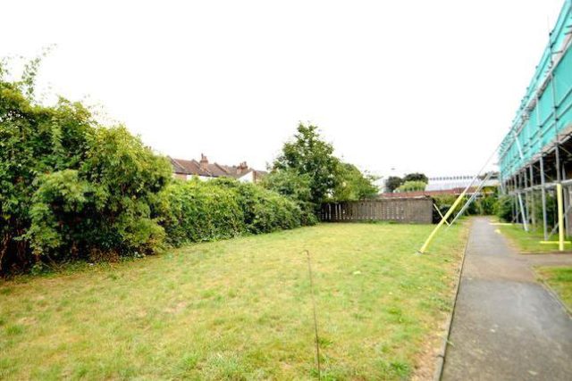  Image of 2 Bedroom Flat for sale at Pridham Road, Thornton Heath CR7