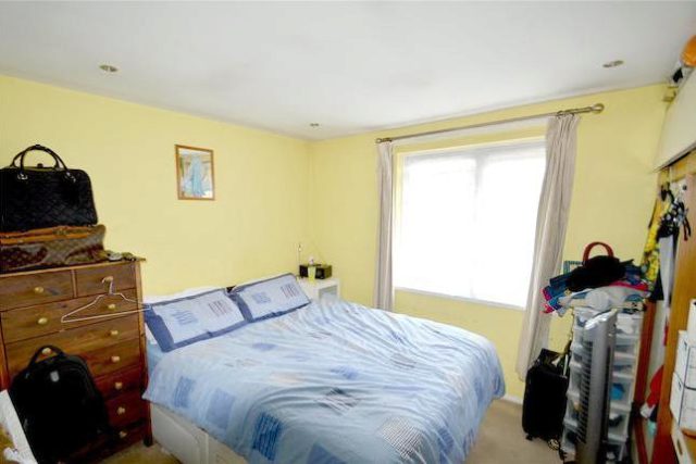  Image of 2 Bedroom Flat for sale at Pridham Road, Thornton Heath CR7
