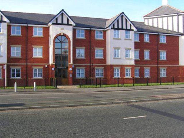  Image of 2 Bedroom Flat to rent at Rossmore Road West, Little Sutton, Ellesmere Port CH66