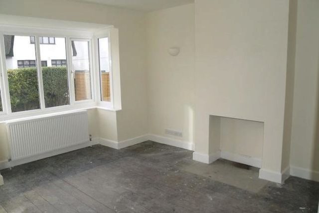  Image of 3 Bedroom Detached to rent at Belfield Road, West Ewell, Epsom KT19