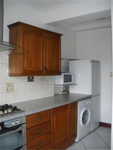  Image of 3 Bedroom Terraced  To Rent at Cotswold Gardens, Ilford, IG2