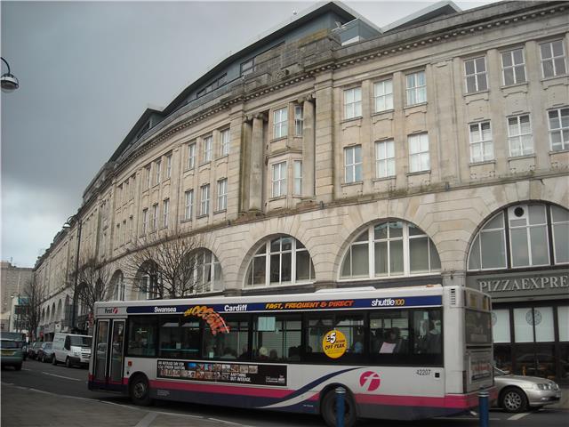  Image of 1 Bedroom Flat  To Rent at Castle Street, Swansea, SA1