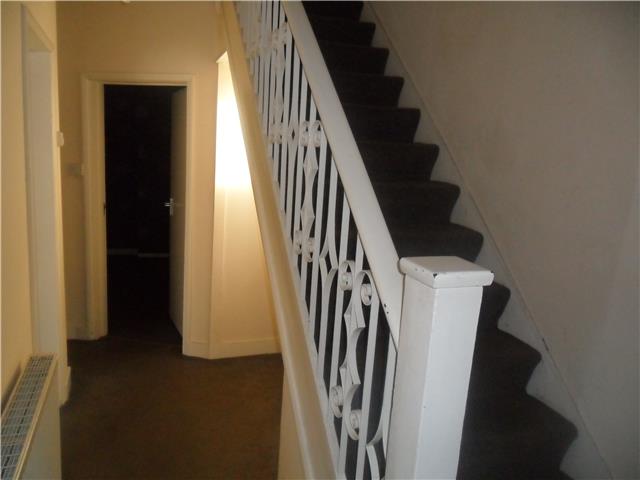  Image of 5 Bedroom Semi-Detached  To Rent at Basingstoke Road, Reading, RG2