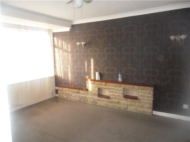  Image of 5 Bedroom Semi-Detached  To Rent at Basingstoke Road, Reading, RG2