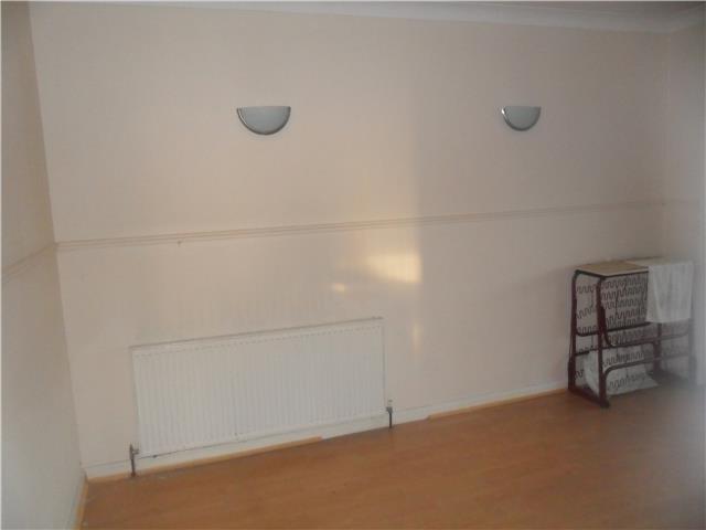  Image of 5 Bedroom Semi-Detached  To Rent at Basingstoke Road, Reading, RG2