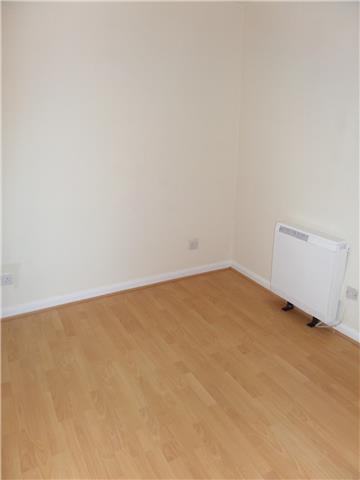  Image of 2 Bedroom Flat  To Rent at Hammet Close, Yeading, Hayes, UB4