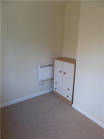  Image of 2 Bedroom Flat  To Rent at Hammet Close, Yeading, Hayes, UB4