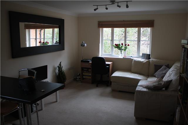  Image of 1 Bedroom Flat  To Rent at Aragorn Court, Guildford, GU2