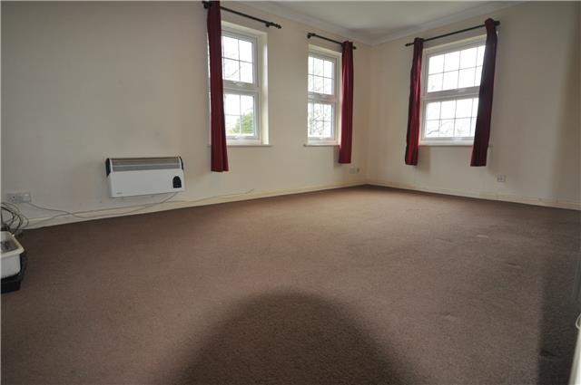  Image of 1 Bedroom Flat  To Rent at Crowthorne Road, Bracknell, RG12