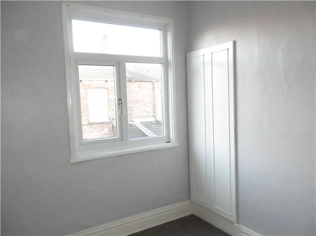  Image of 2 Bedroom Terraced  To Rent at Beaconsfield Gardens, Raglan Street, Hull, HU5